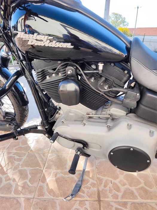 Street Bob em boas condições