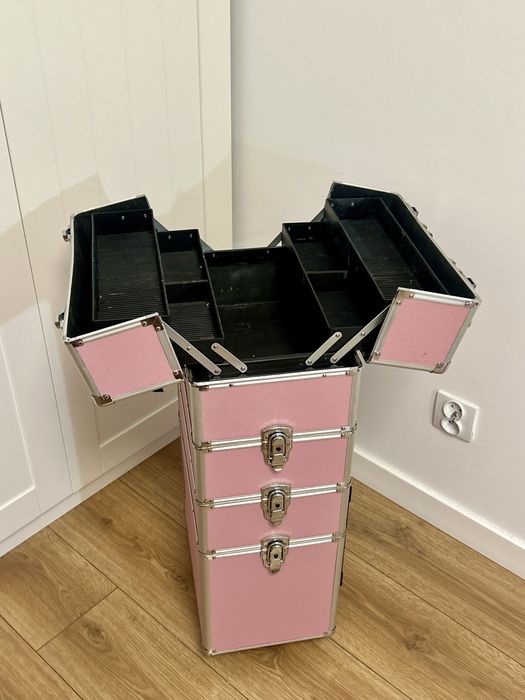 Koferek kosmetyczny walizka na kółkach