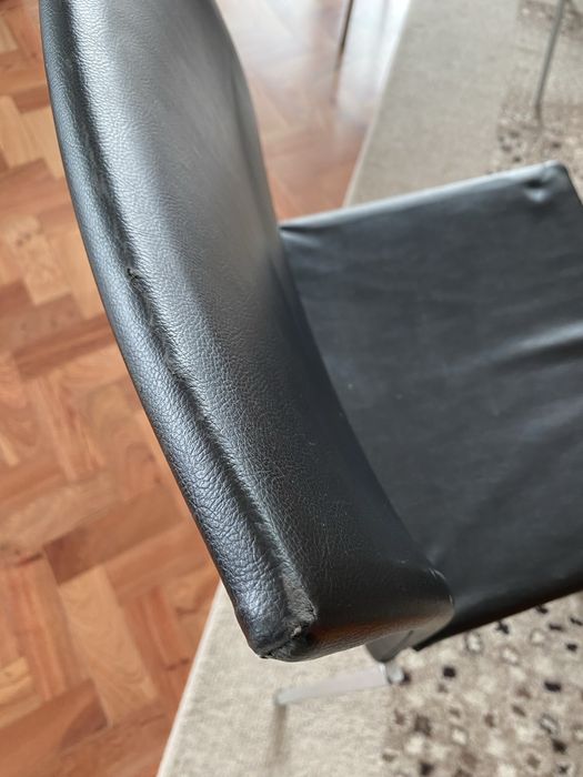 6 cadeiras Interforma em metal e pele preto