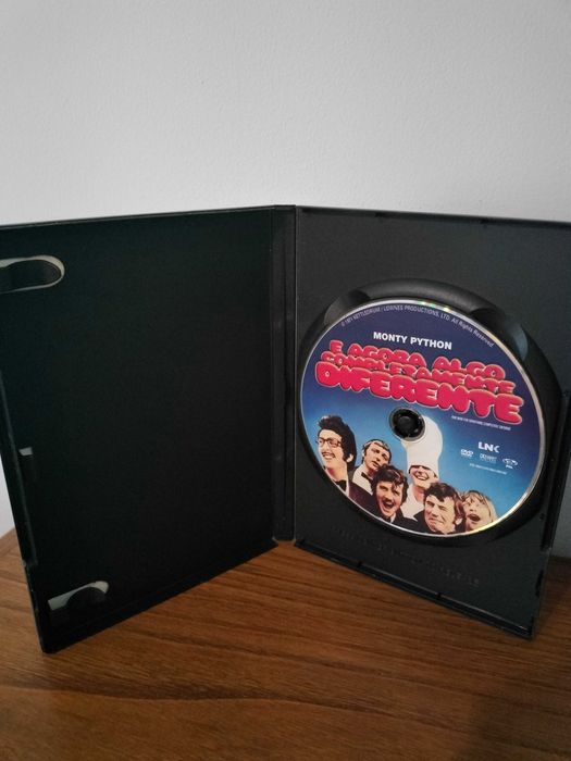 Filme DVD: Monty Python E Agora Algo Completamente Diferente64586285693314123