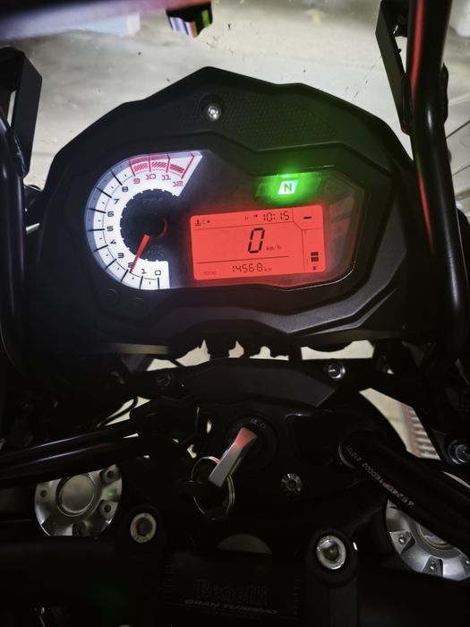 Moto Benelli TRK 502