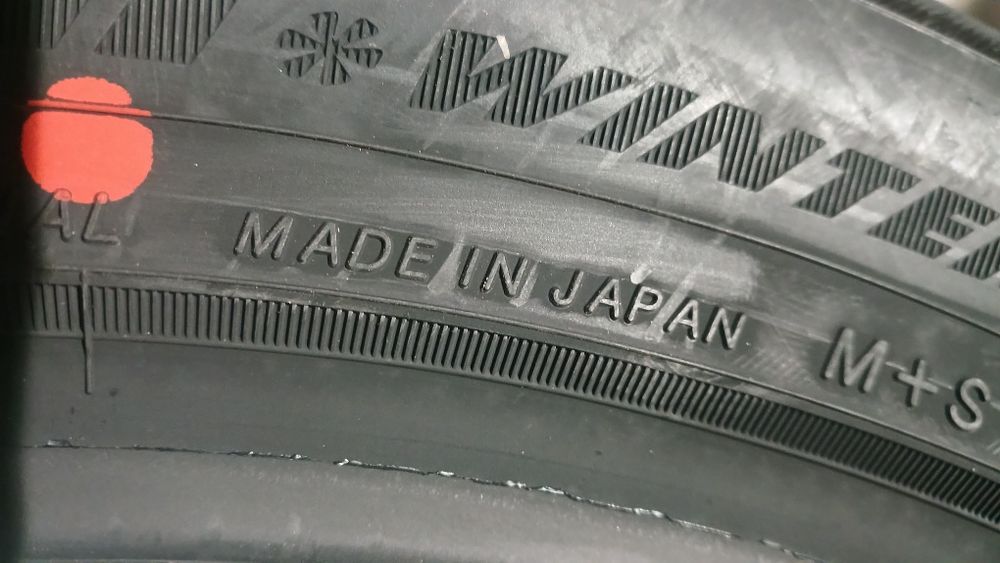 245 45 19 Yokohama BluEarth Winter V 906,2025,Japan