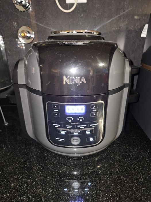 Panela Elétrica Ninja Foodi Multifunções (Air Fryer + Pressão) – Excel
