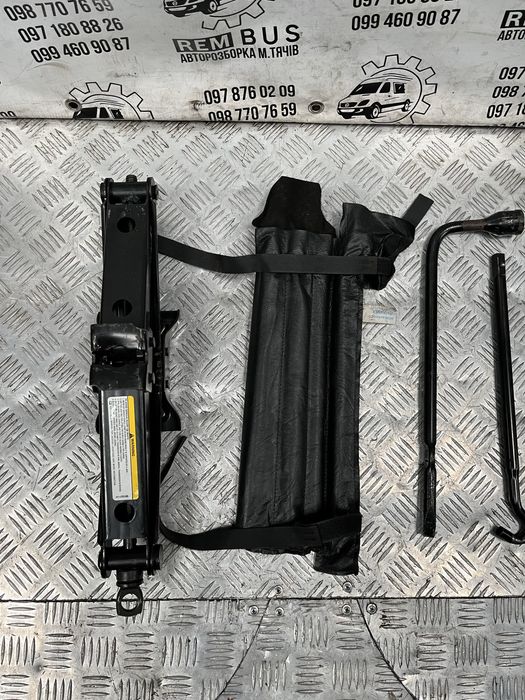 Домкрат до jeep cherokee wk1 wk3