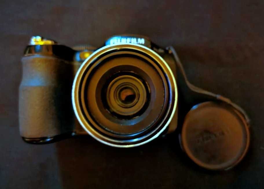 Máquina fotográfica Fujifilm FinePix S1600 com defeito
