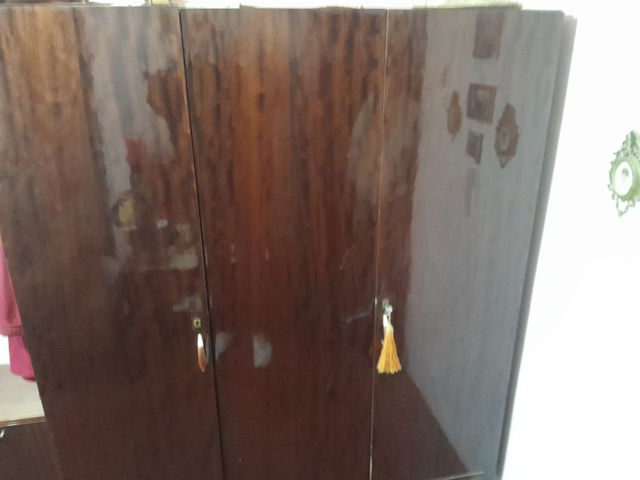 Шкаф  для  одягу