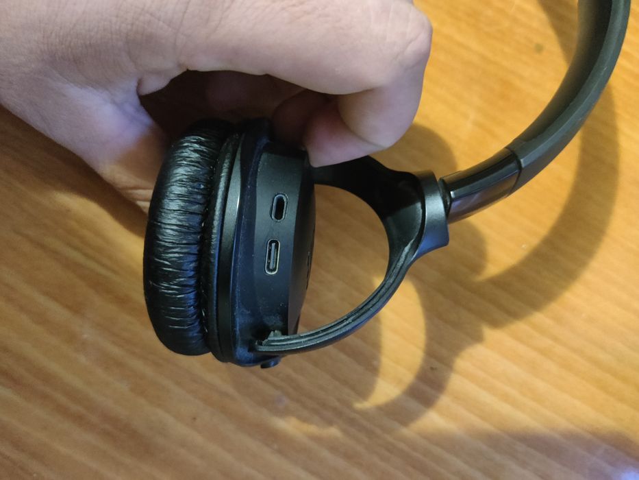 Наушники JBL в гарному стані