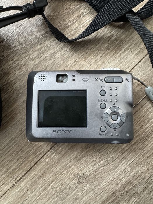 Sony syber-shot DSC-S80