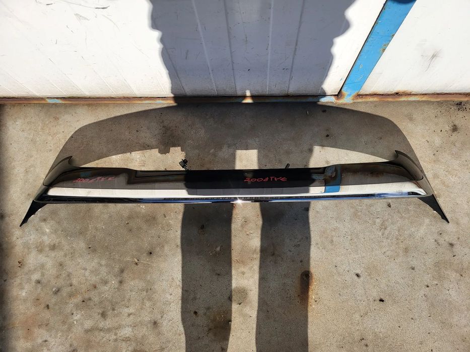 Spoiler blenda tylnej klapy Peugeot 2008