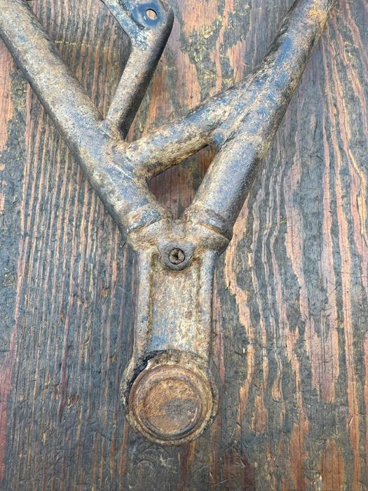 przod lewy dolny wahacz zawieszen BRP can am can-am outlander renegade