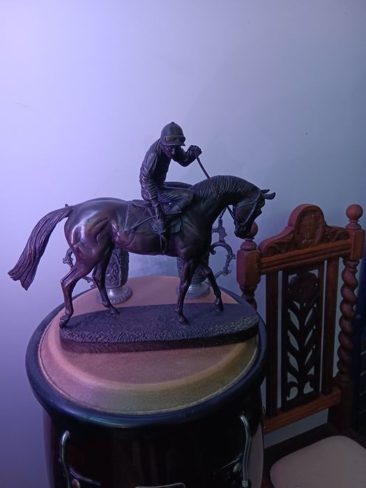 Angielska Figura Jeźdźca na Koniu-34/28 cm.Bardzo ciężka..