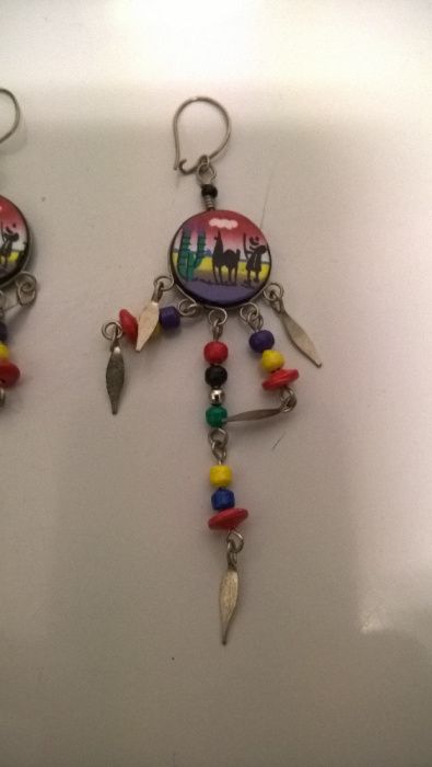 Brincos compridos coloridos