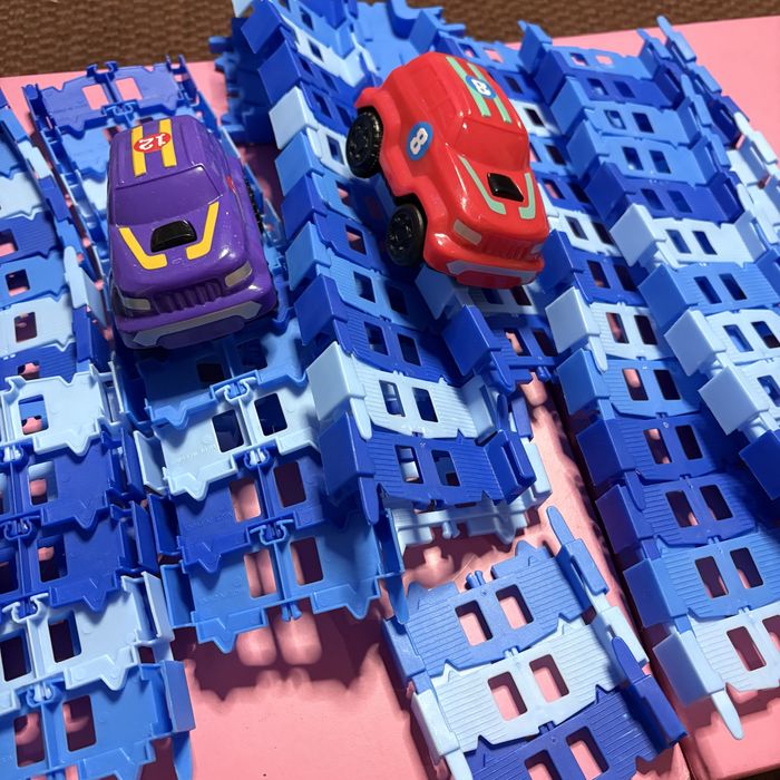 гибкий гоночный трек с машинками