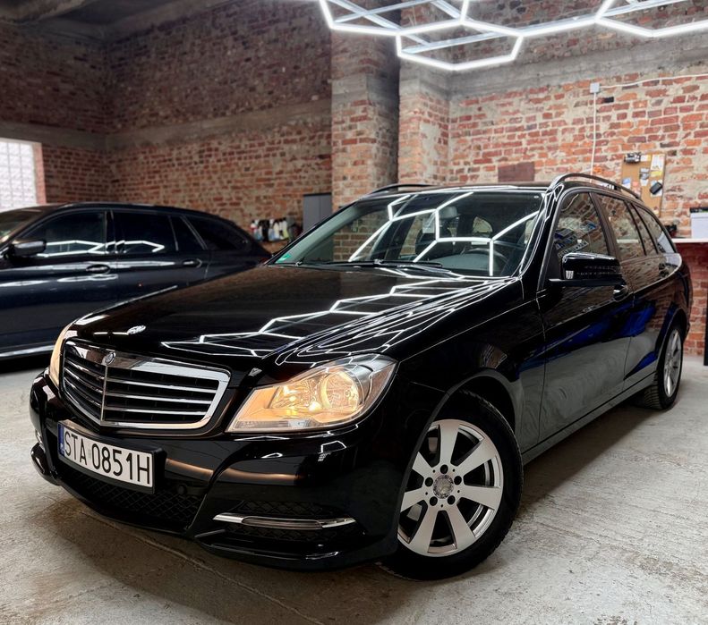 Mercedes-Benz Klasa C 1.6CGI156KM benzyna/Klimatronic/PDC/LED/Asytenty/Nawigacja/8x Koła