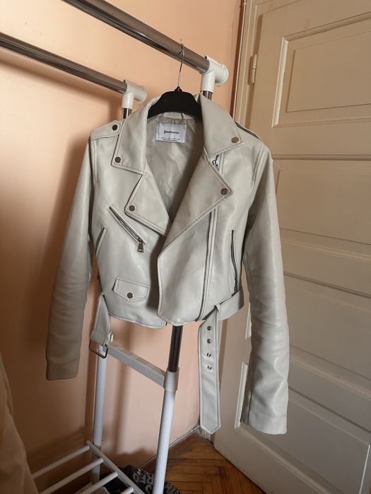 Косуха куртка stradivarius