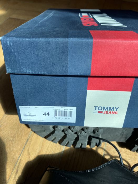 Buty skórzane Tommy Hilfiger - 44