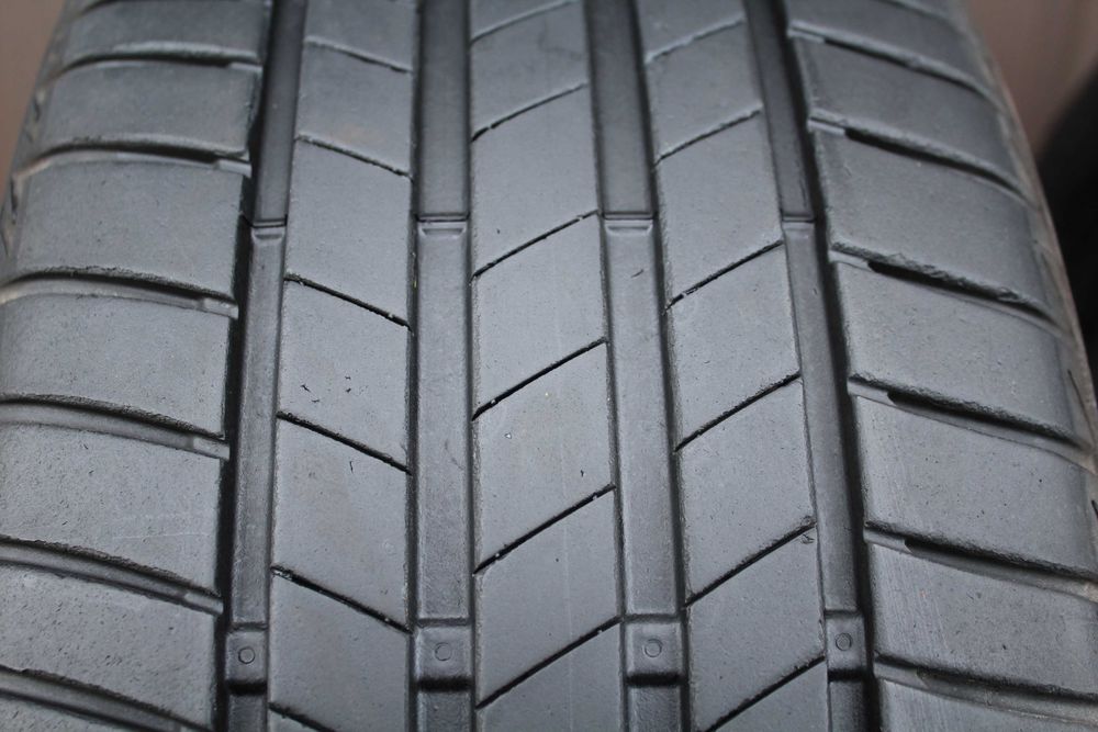 225 45 R17 Bridgestone Turanza T005