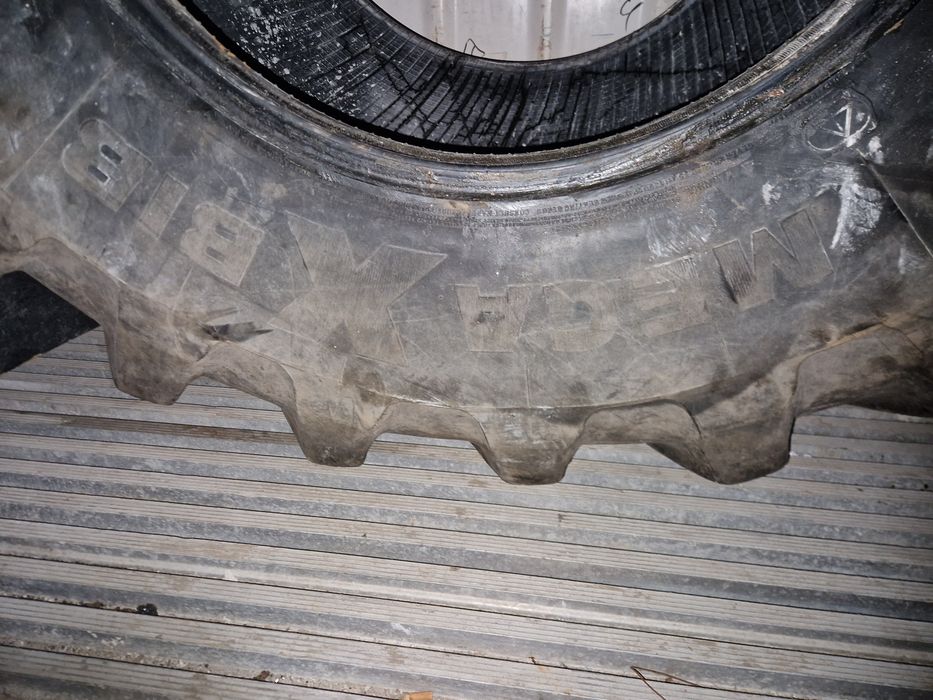 Opona 800/65r32 michelin