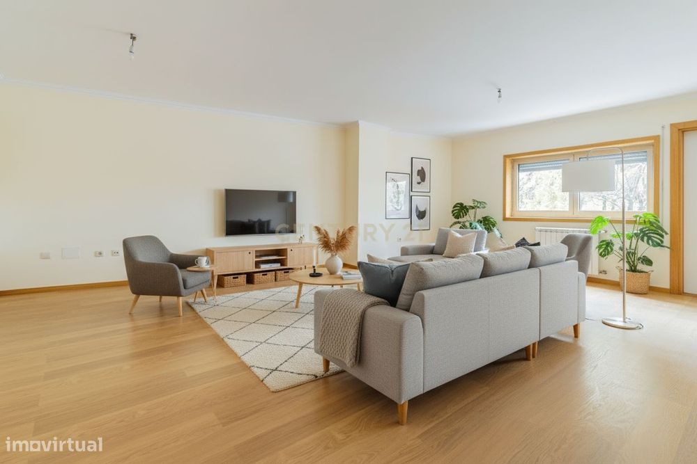 Moderno T3 no centro de  Bragança com garagem