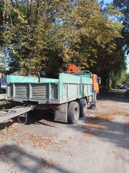 Маніпулятор на базі Камаз 55102 з  причіпом