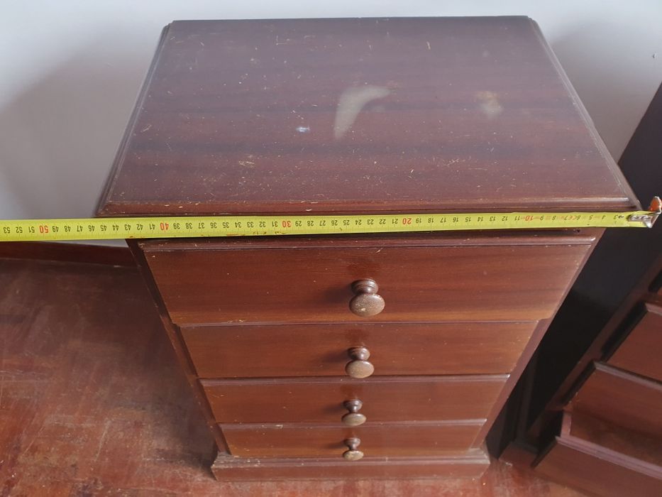 Conjunto Comodas e mesas de cabeceira