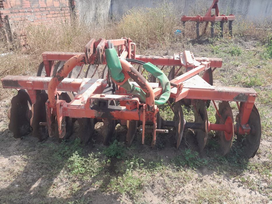 Reboque tribasculante/ grade de discos