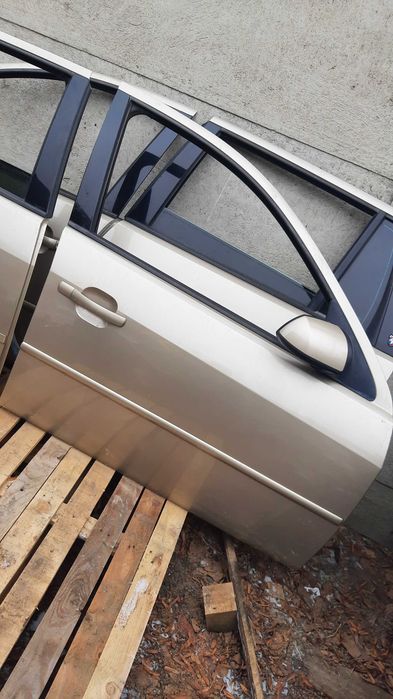 Lak. T0 drzwi prawe lub lewe Ford Mondeo mk3 kombi kompletne lak. TO