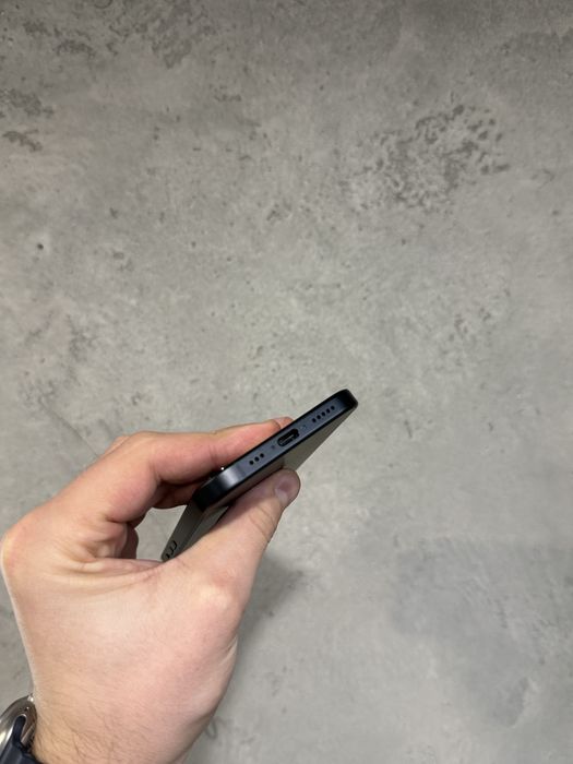 Б/у iPhone 15 256Gb Black