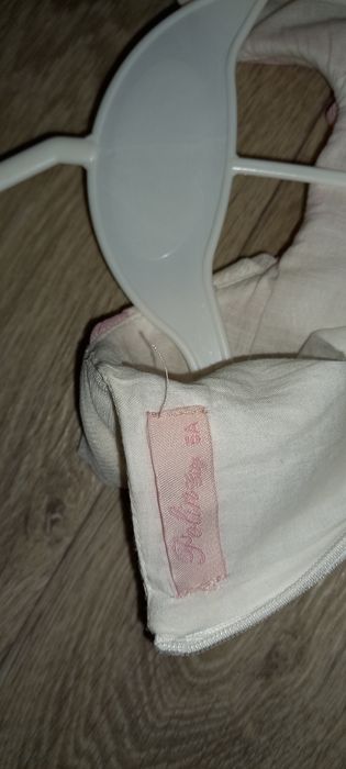 Дуже гарна сукня на дівчинку!