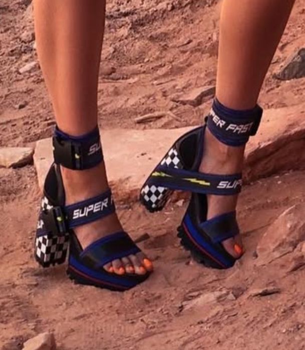 Босоніжки Dolls Kill (37 розмір)