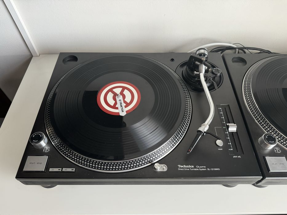Technics SL-1210 MK5 - Pratos - Leitores de vinil + agulhas Ortofon