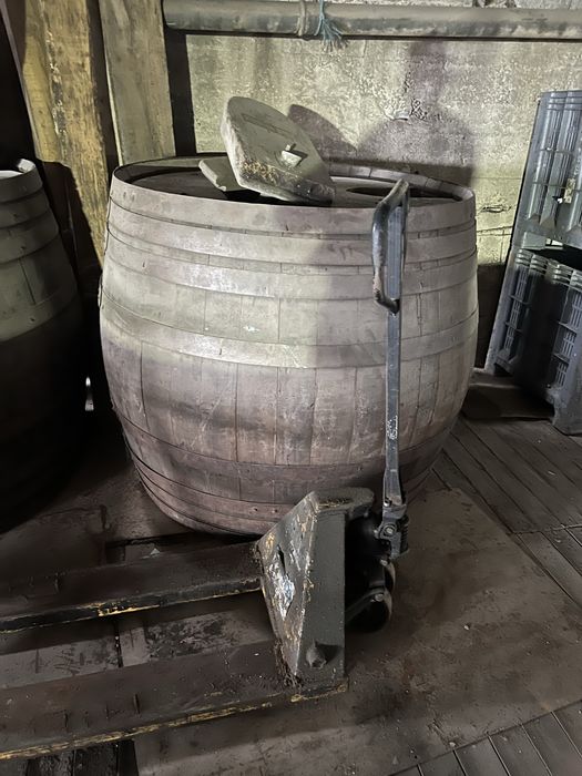 Barris de vinho em madeira sucupira