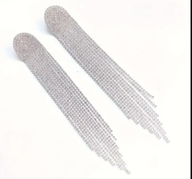 Елегантні довгі сережки