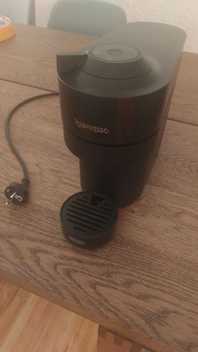 Máquina de Café DELONGHI Nespresso Vertuo Pop ENV90.B Preto