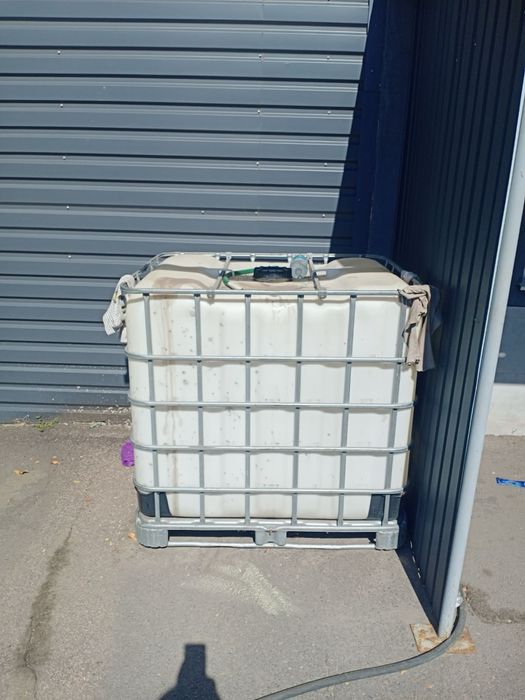 Продам емкость 1 куб