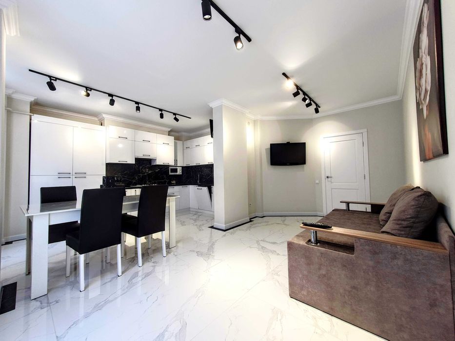 2-кімнатна  НОВОБУДОВА кухня-студія + 2 окремі спальні вул.Героїв Майдану | Черемшини