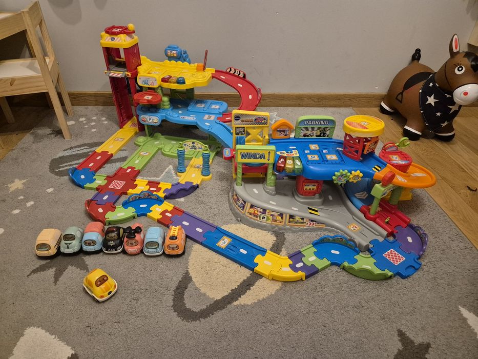 Garaż VTech Tut Tut + warsztat Vtech Tut Tut + tor uliczny + autka