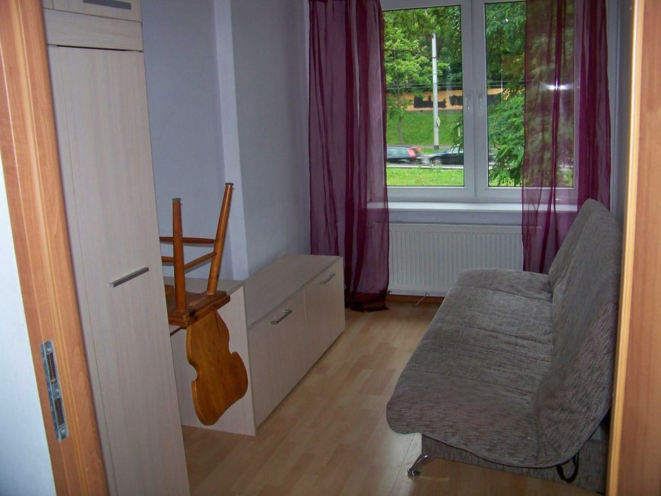 wynajme pokoj w mieszkaniu 5 odzielnych umeblowanych pokoi