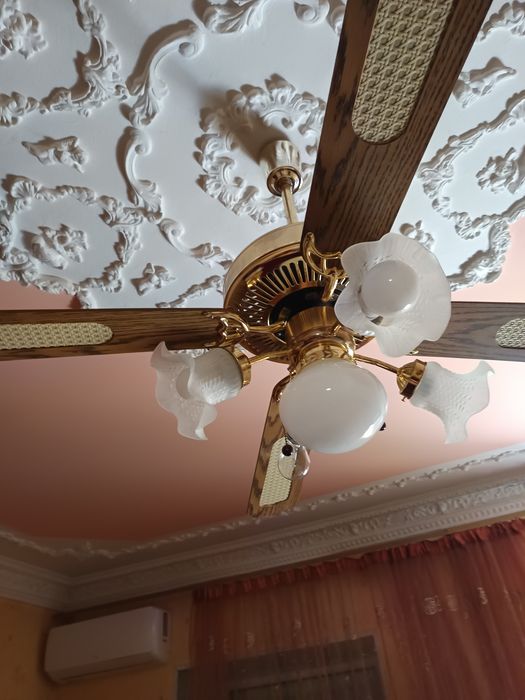 Крепеж лопастей для люстры вентилятор.