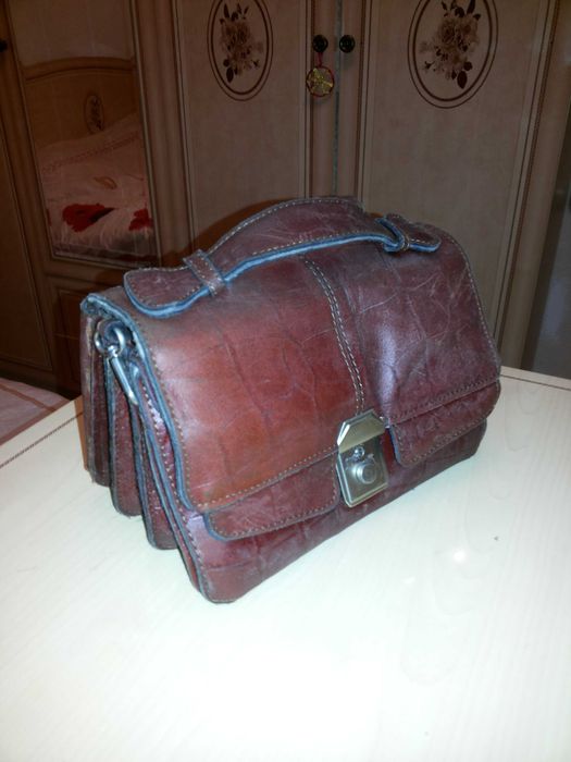 Барсетка -  натуральная кожа.