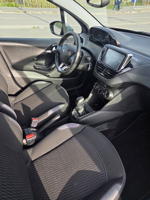Peugeot 208 1.2  Style