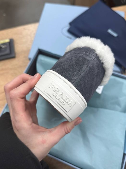 Зимові кеди кросівки прада серые prada зимние женские ugg