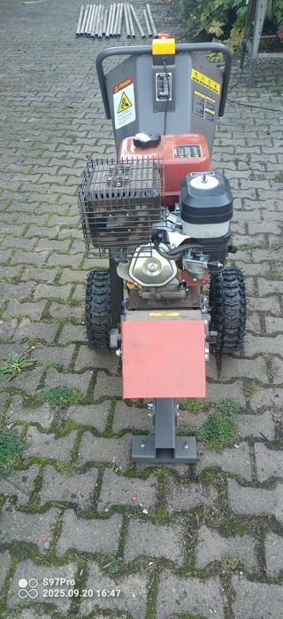 Wynajem Mocnego Rębaka VENOM 8000W