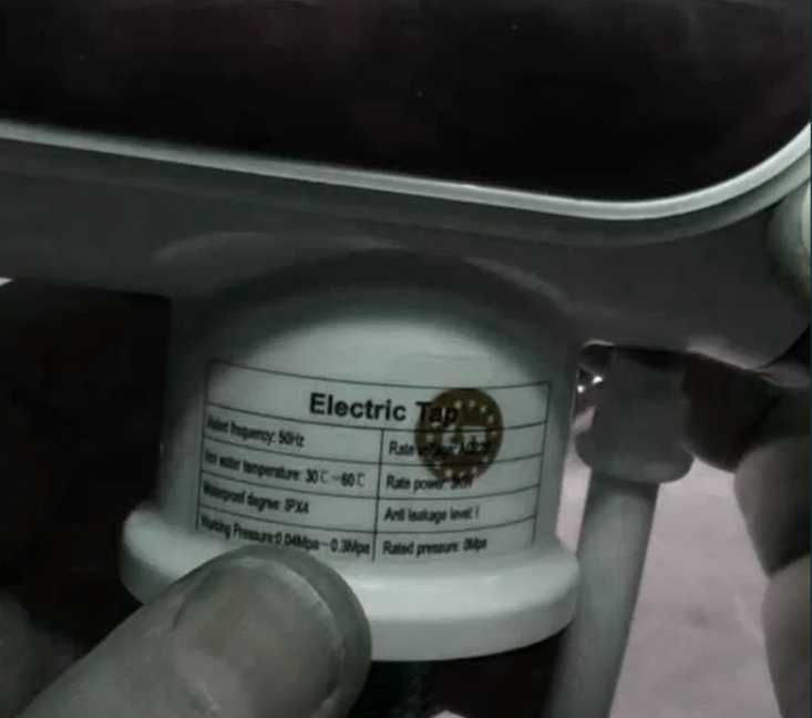 Водонагреватель проточный кран с экраном лед смеситель бойлер mini