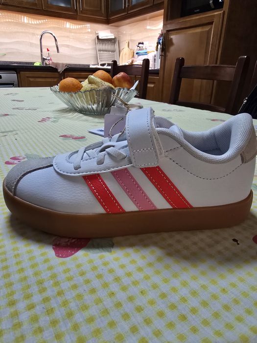 Sapatilhas adidas novas