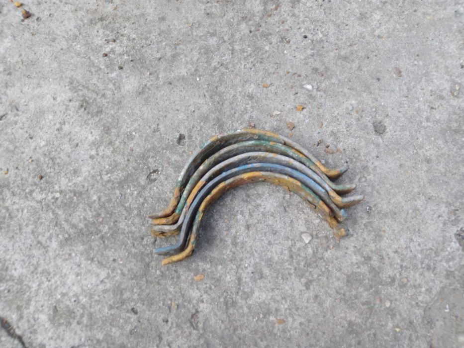 Uchwyt rynnowy haki rynnowe metalowe uchwyty grubość 0,5cm - 2 sztuk
