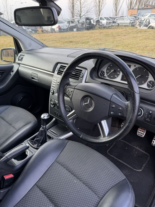 Розборка B-class w245 2.0 om640 cdi крила капот двери Авторозборка