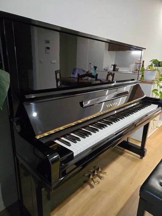 Piano Yamaha u3, como novo.