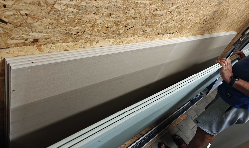 4 x Knauf uniflott + 4 płyty gipsowe GK