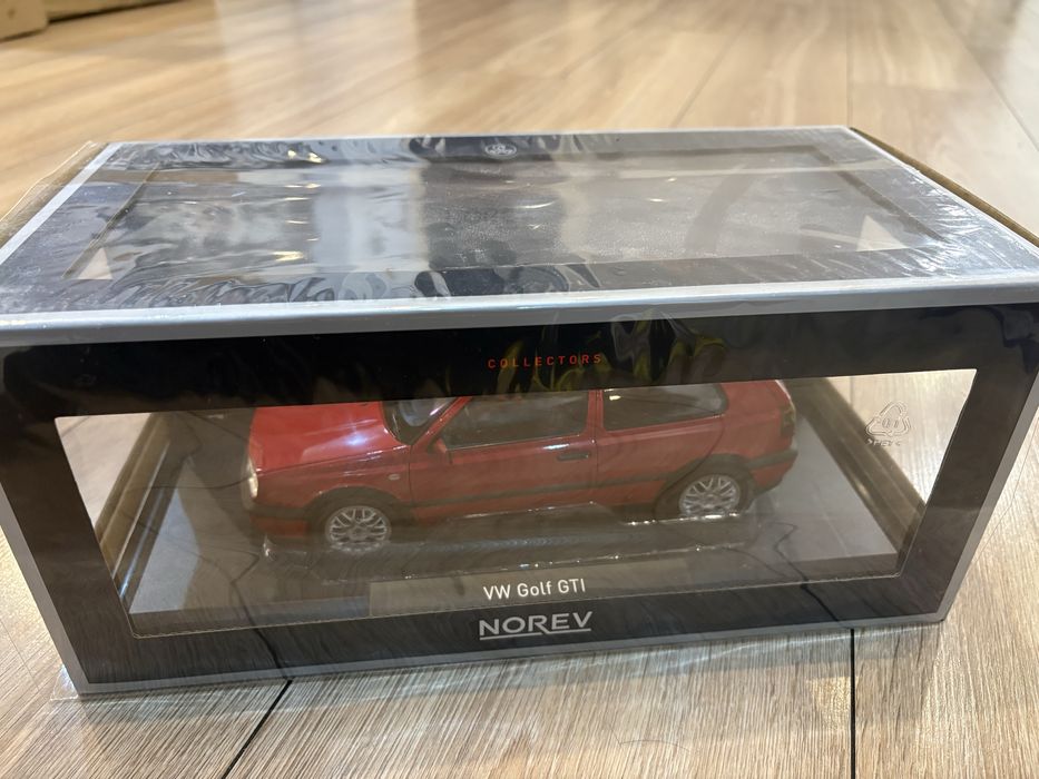 Model Volkswagen Golf III GTi 1:18 Norev (otto revell)
